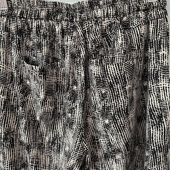 Sans Souci Black White Geometric Print Pull On Pants Women's Size Small - Picture 5 of 10